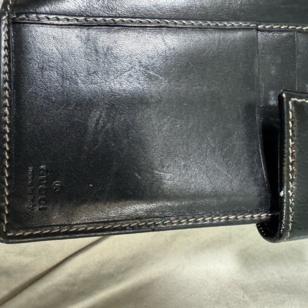 Gucci GG Patent Leather Zip Around Wallet - Picture 4 of 8